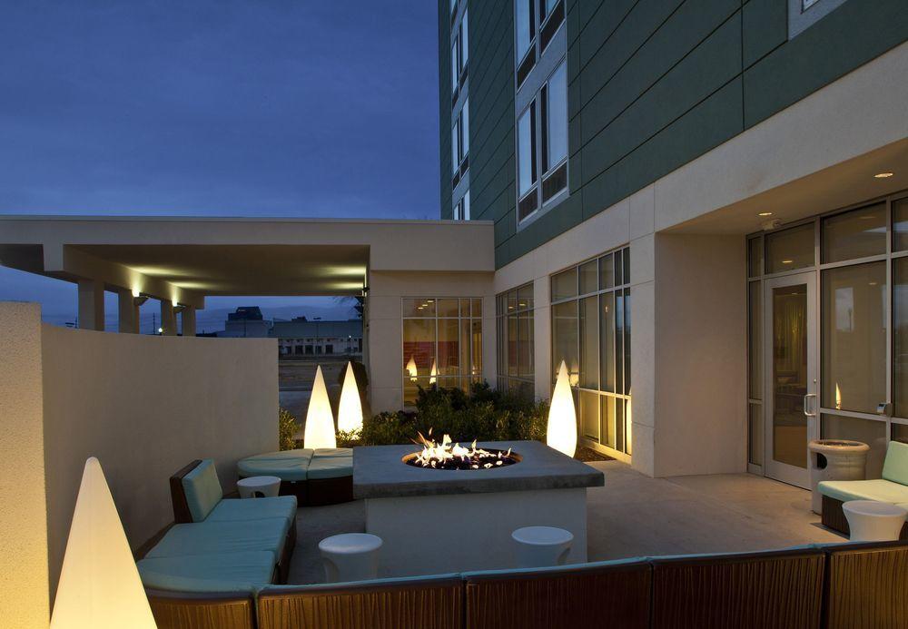 สปริงฮิลล์ สวีท ฮันต์สวิลล์ ดาวน์ทาวน์ Hotel ภายนอก รูปภาพ