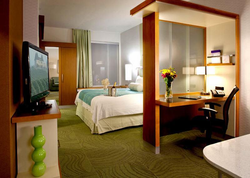 สปริงฮิลล์ สวีท ฮันต์สวิลล์ ดาวน์ทาวน์ Hotel ภายนอก รูปภาพ